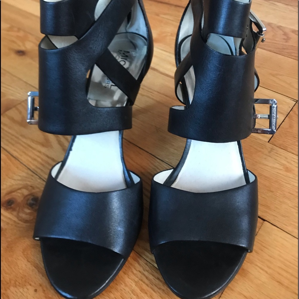 MICHAEL Michael Kors Adjustable buckle strap heels - Picture 2 of 3